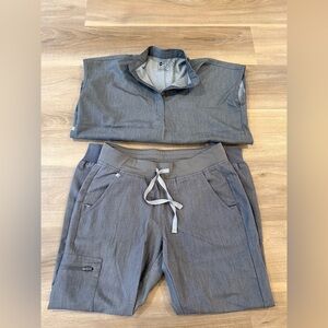 FIGS Women’s Scrub Set